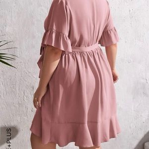 Blush pink maternity dress 💕